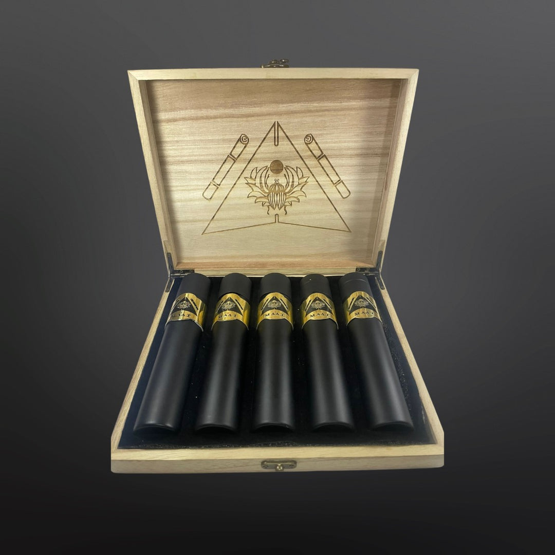 The Golden box - Luxurious wooden box with 5 rhum bottles